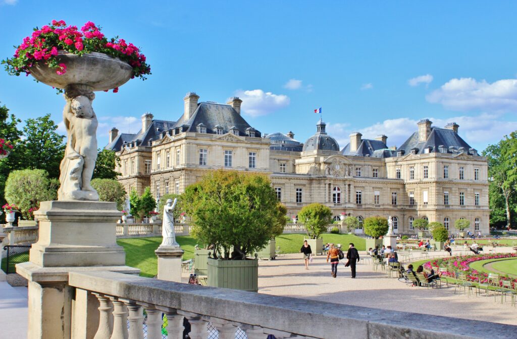 Y7-Lola-Milroy-Paris